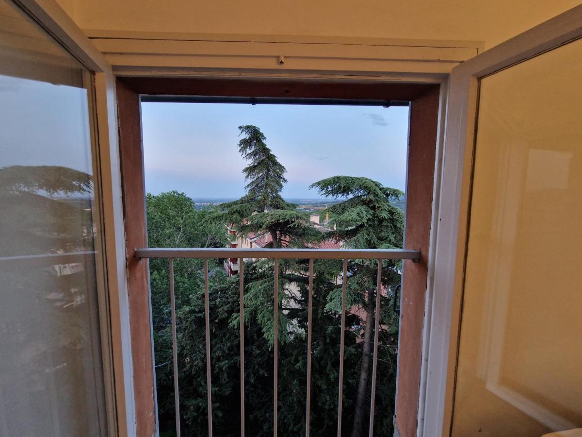 Lovely One-Bedroom Attic In An Ancient Village Bologna Eksteriør billede