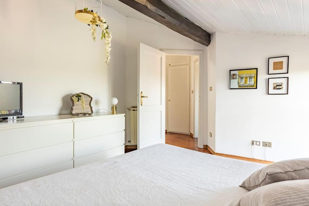 Lovely One-Bedroom Attic In An Ancient Village Bologna Eksteriør billede